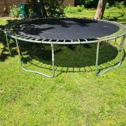 14' Trampoline 