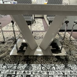 Beautiful 7 piece White dining room set