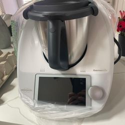 Thermomix TM6 ( brand New)