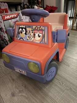 Bluey ride on car