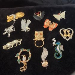 12 ANIMAL & BUTTERFLY BROOCHES 