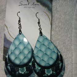 Really Pretty Pierced Earrings 
