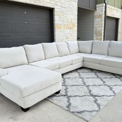 Living Spaces Harper Sectional Couch + DELIVERY