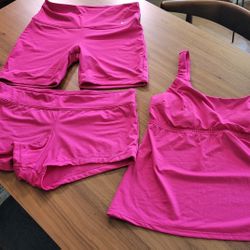 Nike Swimsuit.      New