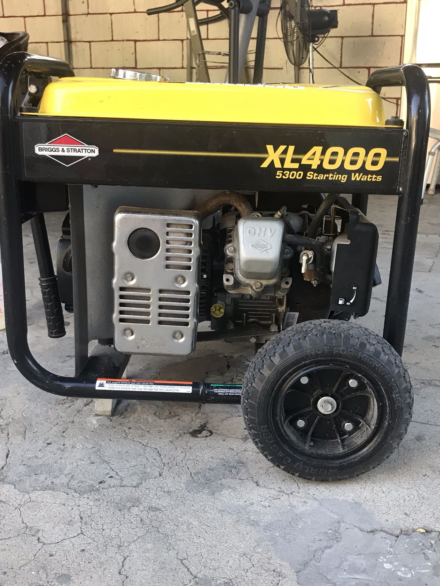 Generator XL4000. Briggs & Stratton