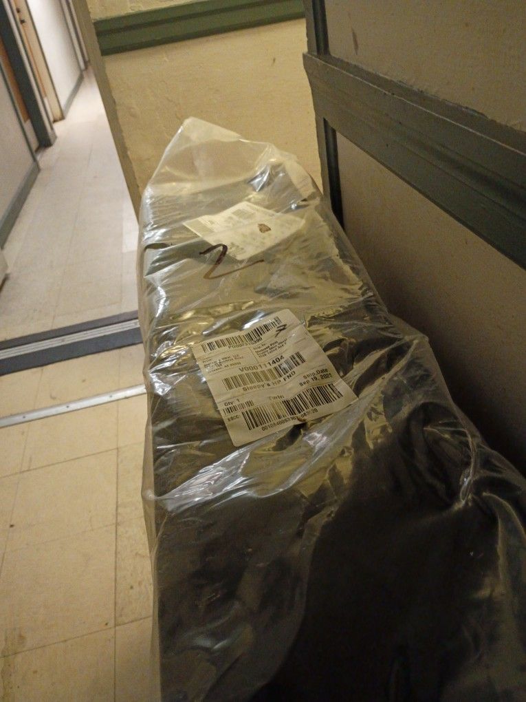 🛏️ Sealy Box Spring – Brand New in Packaging! $60 (or Mattress + Box Spring for $100) 🛏️
