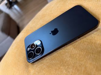 Iphone 15 Pro Max ( Carrier Unlocked )