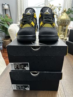 Nike Air Jordan 4 Yellow Thunder Size 8.5 9 Mens Brand New