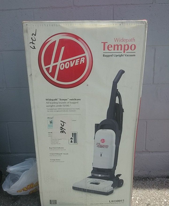 Hoover widepath Tempo bagged upright vacuum