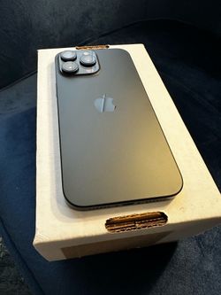 iPhone 16 Pro Max 512gb - UNLOCKED - Excellent condition