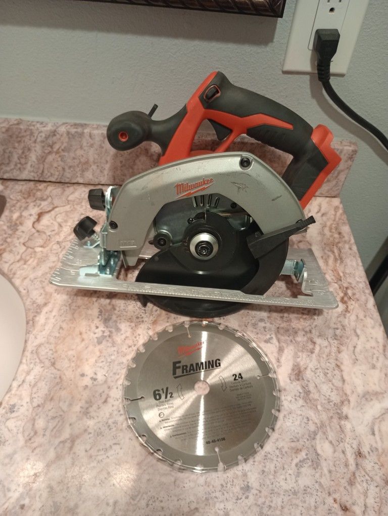 Milwaukee 6 1/2 Saw Tool Only