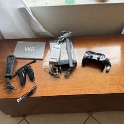 Nintendo Wii And Ecsesories 60$ If Interested Text 8134169158