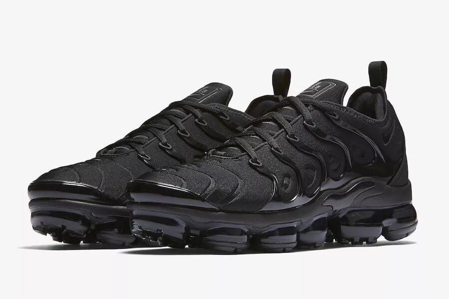 Vapor Max plus Triple Black