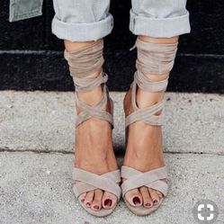 Steve Madden “Christey” taupe/ Size:9