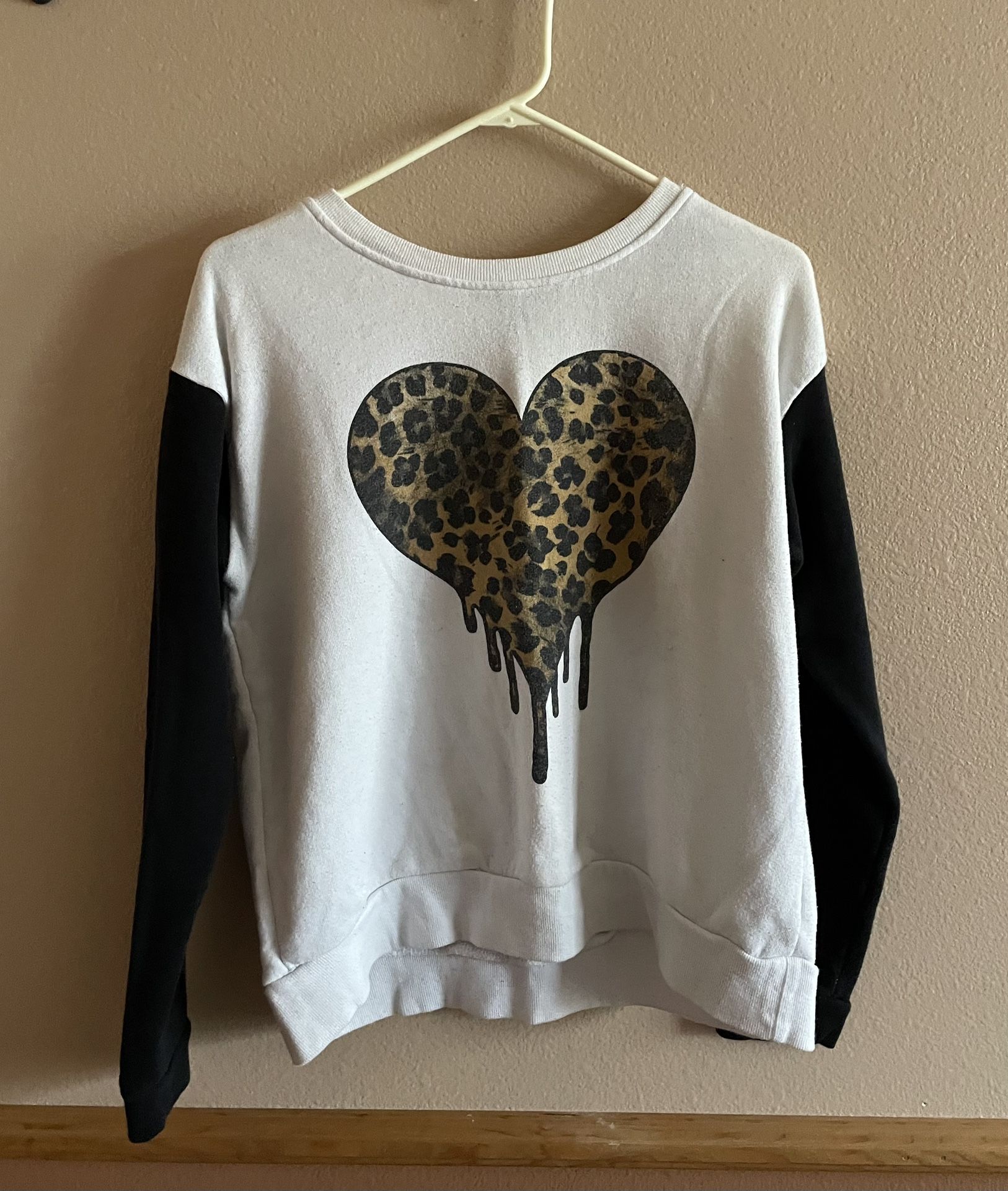 Forever 21 Crewneck Sweatshirt Top