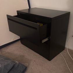 Filing Cabinet With Key Lock And Steele Weighted $20