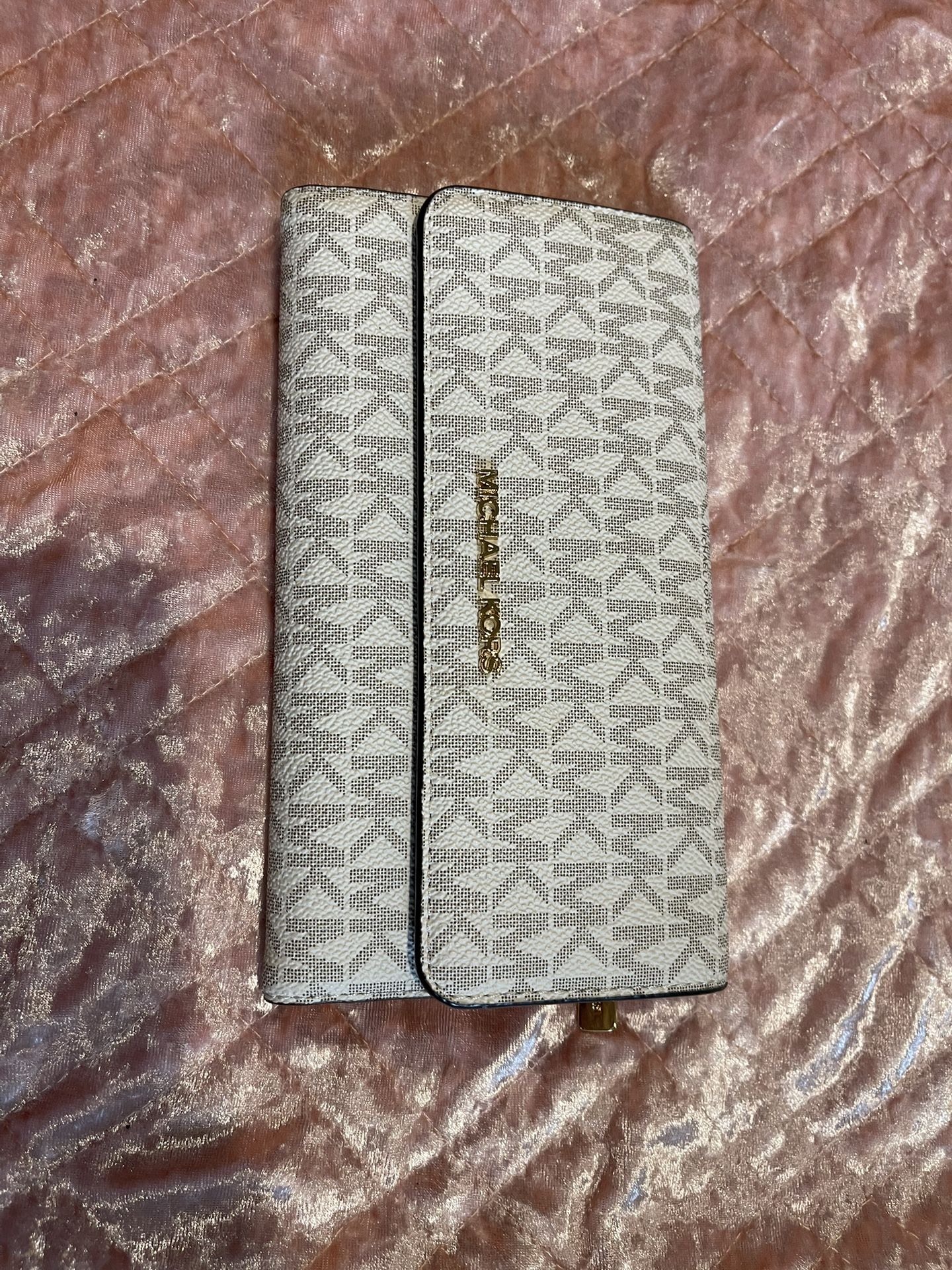 New Michael Kors Wallet $100!!! OBO