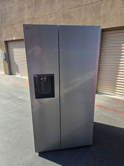 LG Refrigerator Side X Side