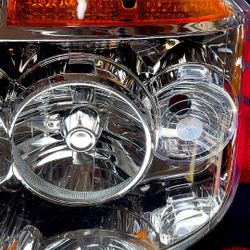 08 yukon head lights 