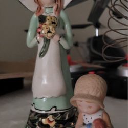 Collectible Figurines 