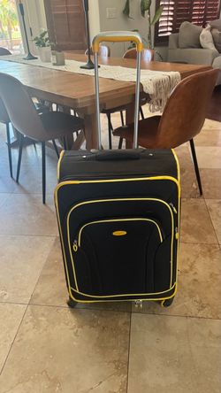 Olympia Medium Size Luggage