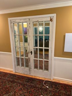 Decorative mirrored door