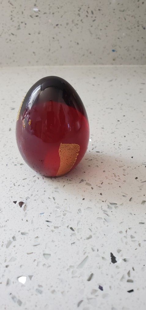MURANO GLASS EGG PAPERWEIGHT DEEP RED w/ ADDED GOLD + STICKER MADE IN ITALY