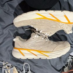 Hoka Clifton L Size 8.5