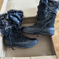 Womens North Face Nuptse Purna Boots Size 8