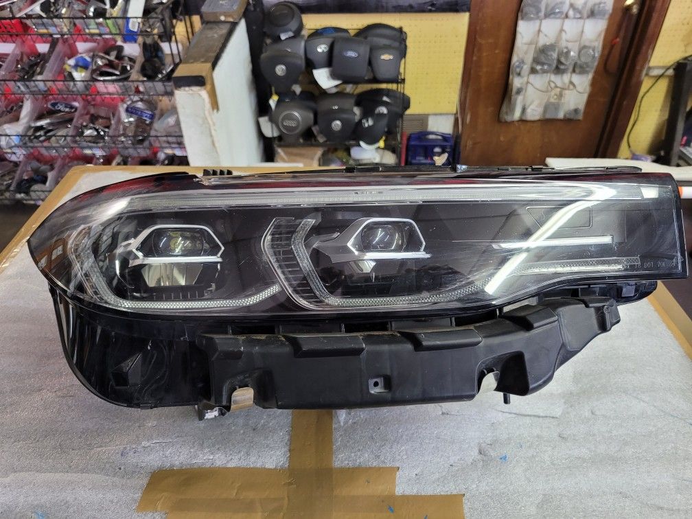 2019 - 22 - BMW X7 - RIGHT - HEADLIGHT