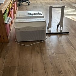 Midea U Shaped Window Type Aircon 