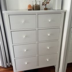 IKEA Gullaberg 8 Drawer Dresser - Like New!
