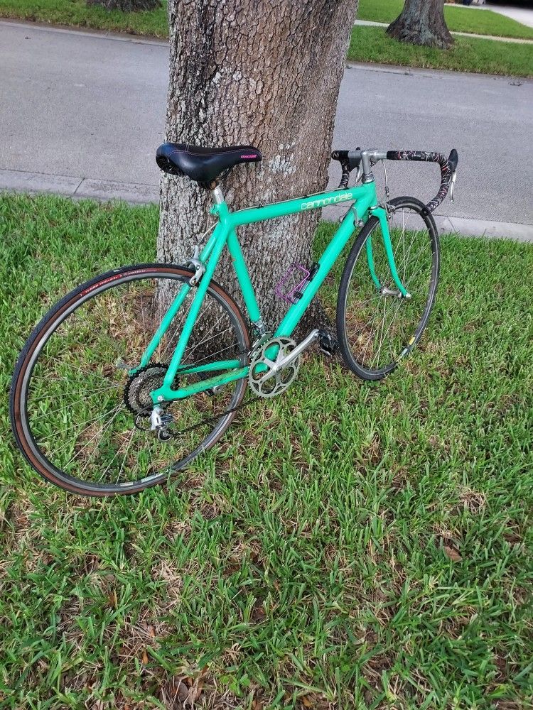 Cannondale Road Bike 