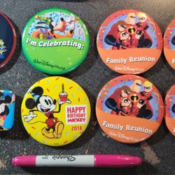 Disney Collectible Pins, Mixed Lot
