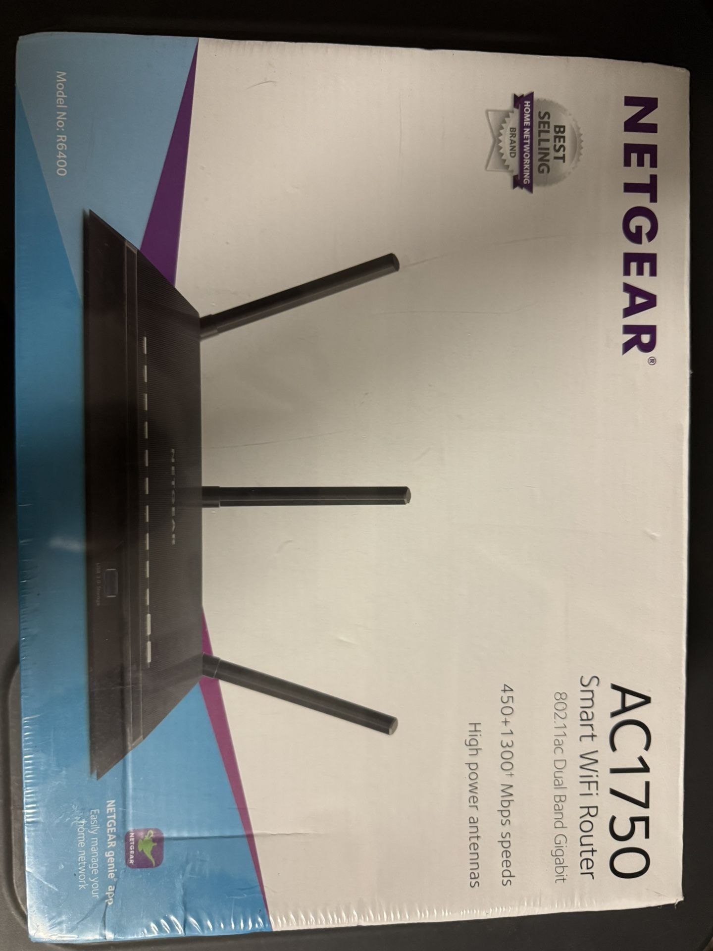 NETGEAR R6700 Nighthawk AC1750 Dual Band Smart WiFi Router