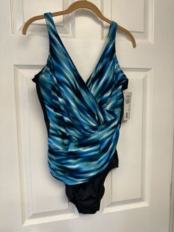 Trimshaper Womens Smoothing Tummy Control Addison One Piece Swimsuit with Built-in Bra