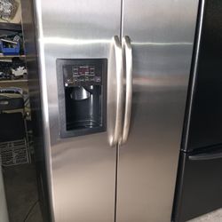 G/E Refrigerator Side By Side Stainless Steel Everything Works Good 💯📌