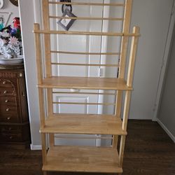Vintage 4 tier Oakwood Bakers Rack/ Bookshelf like new condition  $60