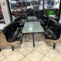 Restaurant Tables/seating