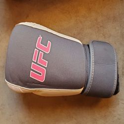 Small Boxing Gloves Pink/Grey
