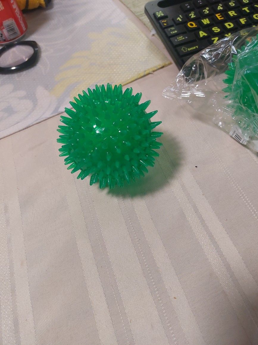 Dog Squeak Spiked Toy 4.3 Inch