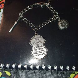 Wonder Woman Bracelet->Horizon Area