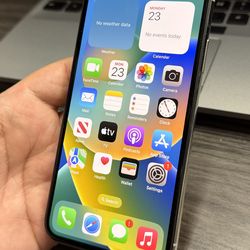 Apple iPhone X 64GB Unlocked