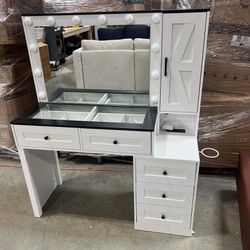 Farmhouse Makeup Vanity Desk with Mirror and Lights