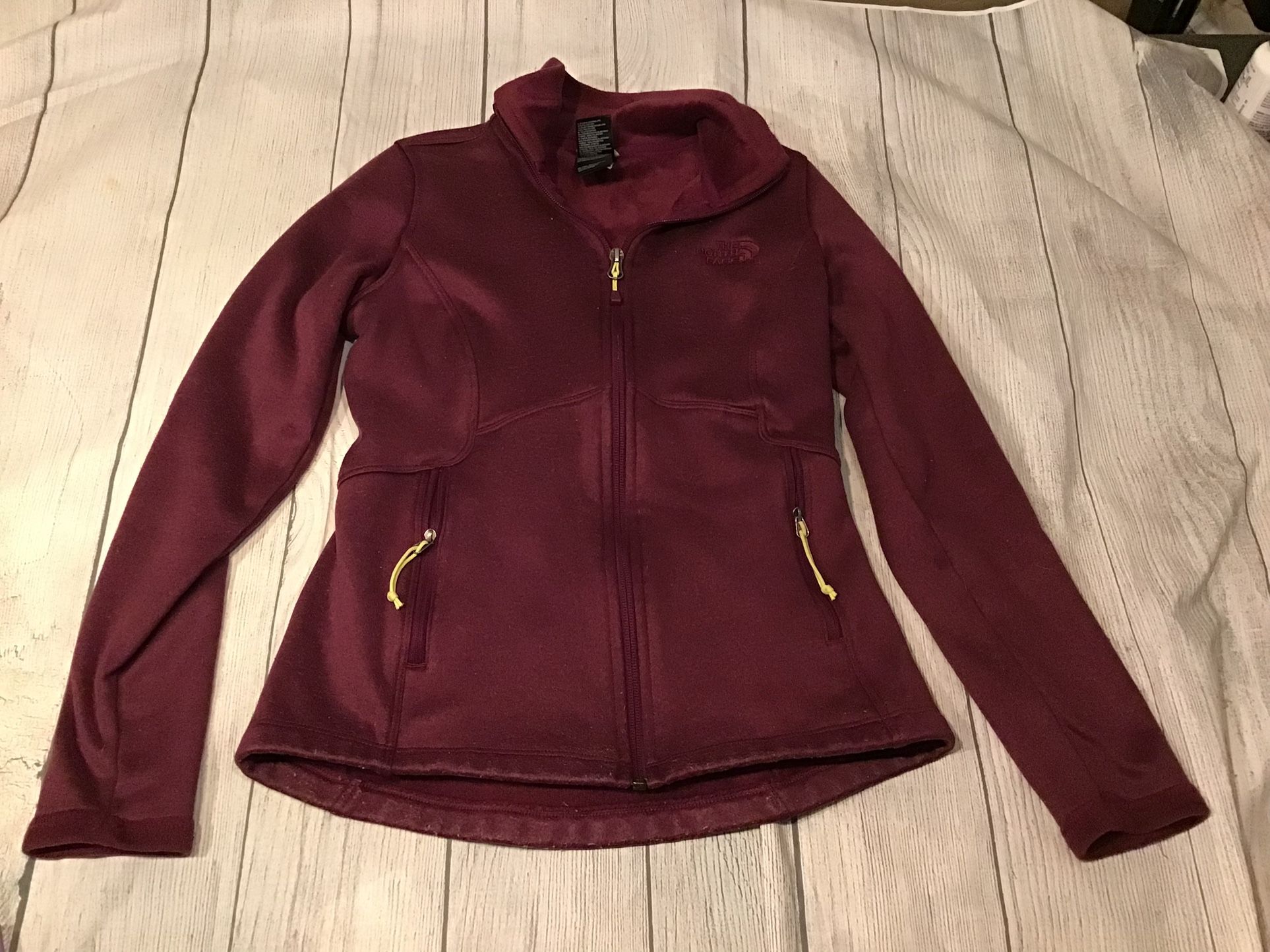 The North Face Never Stop Exploring Jacket Woman Size Small Purple/plum