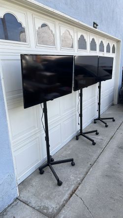 Tv with stand 42’ “insignia”