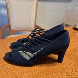New Women’s Size 9 Navy Blue Shoes With 2in Heel (open Toe)