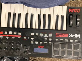 Akai Professional MPK225 MIDI Keyboard Controller