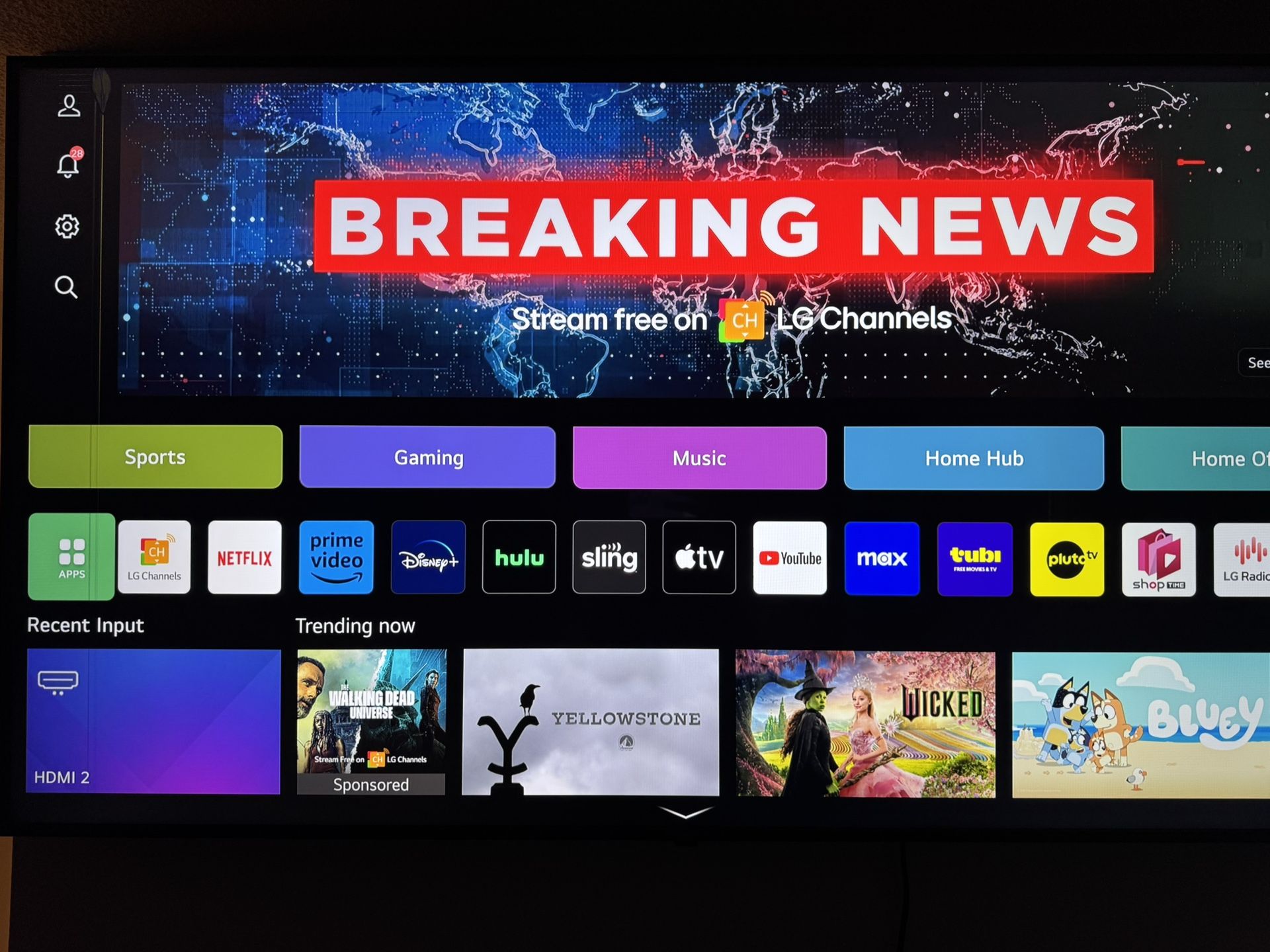 TV 65 Inch LG UR8000