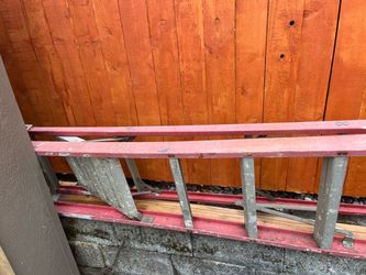 12 ft Louisville Fiberglass A-Frame Step Ladder